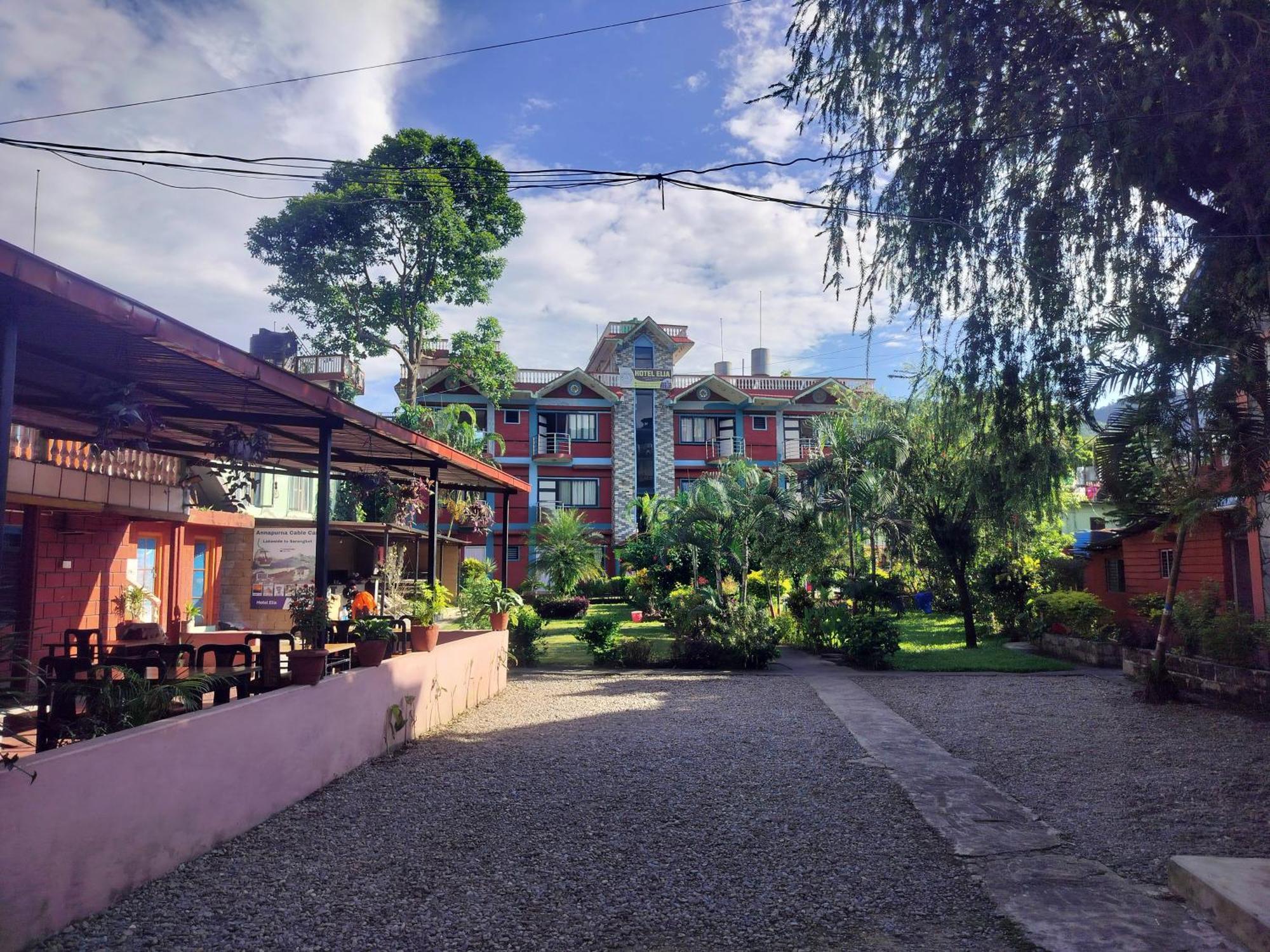 Hotel New Elia Pokhara Kültér fotó